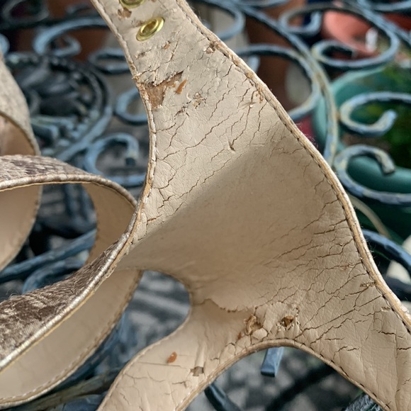 🔥 END OF SUMMER SALE PRICE $20🔥 Guess Platform Heels - Picture 6 of 8